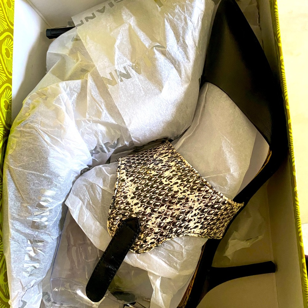 Gianni Bini heels -brand new